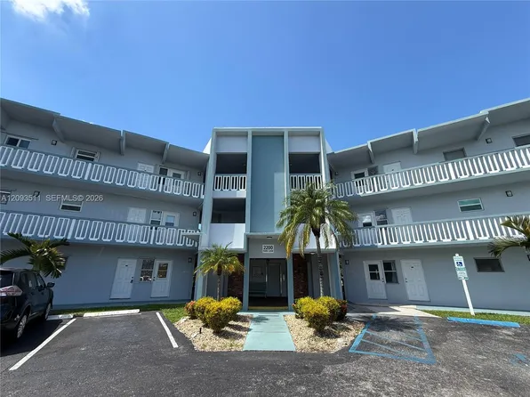 2200 Park Ln APT 306, Hollywood, FL 33021