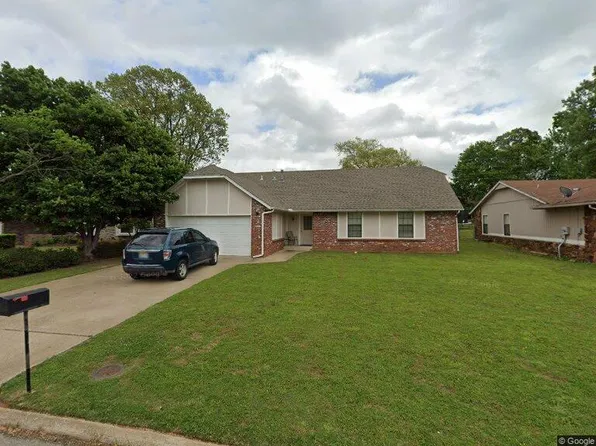3513 Redbud Dr, Sand Springs, OK 74063