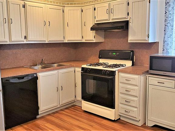Huge Eat-in kitchen, plenty of cabinets and countertop space. All newer appliances included.