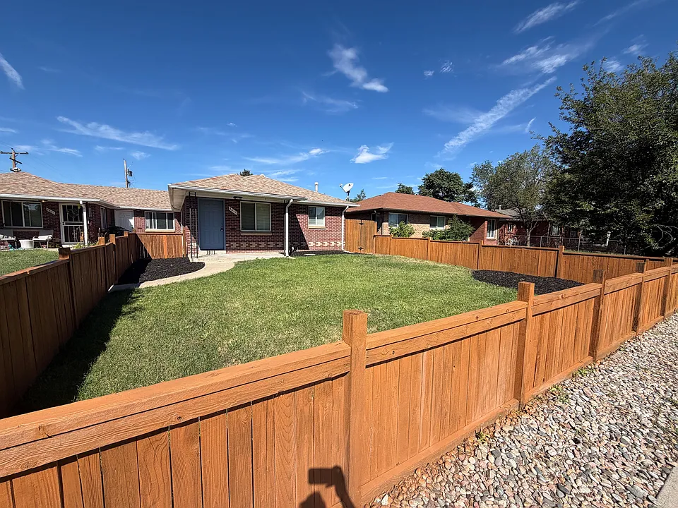 3611 Locust St