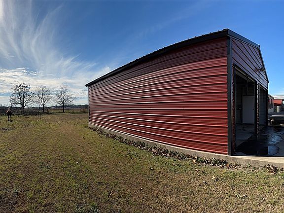 4th image of 745 County Road 1895