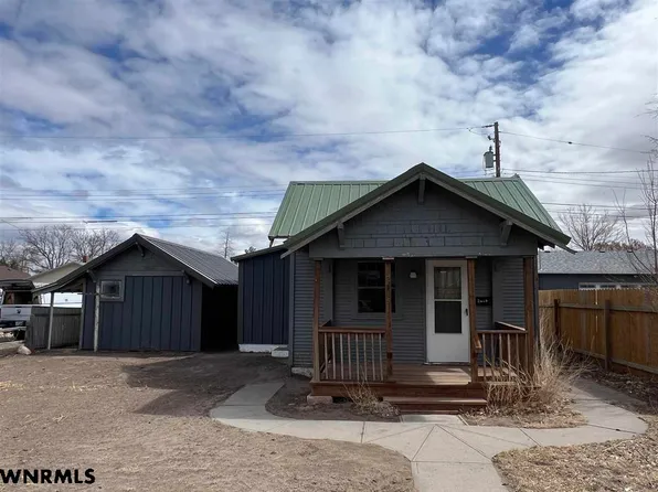 2015 Avenue E, Scottsbluff, NE 69361