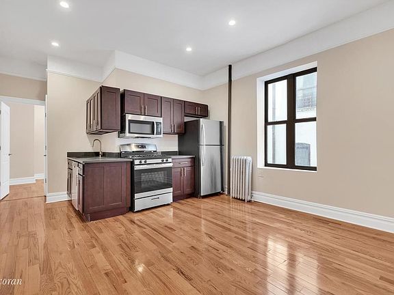 4th image of 61 Tiemann Pl #9
