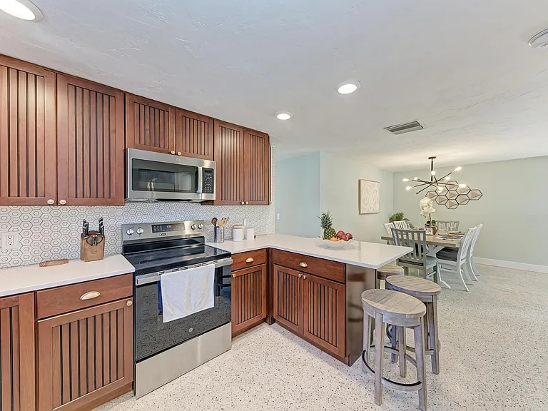 730 Fox St — Photo 10
