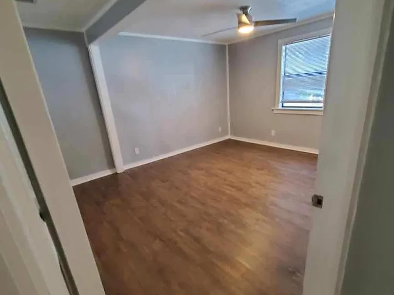 1909 Cowan Ave — Photo 9
