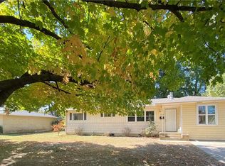 1138 N West End St, Springdale, AR 72764