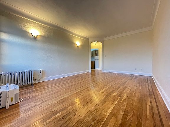 4th image of 3412 29th St #4