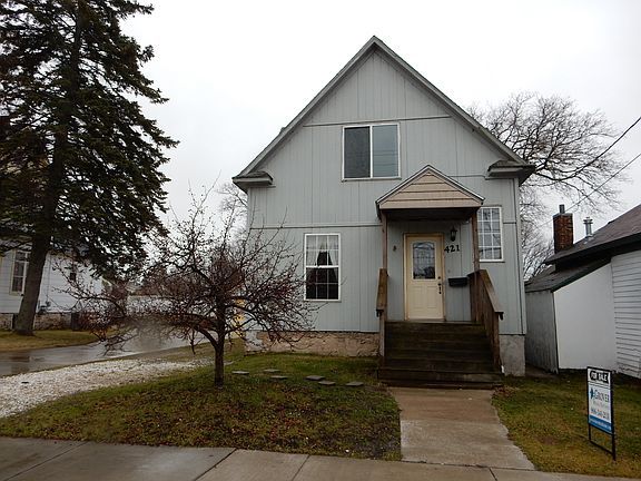 2nd image of 421 Oak St