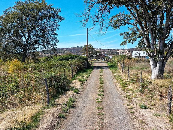4th image of 12231 Highway 62