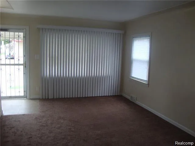4 bed, 1500 sqft, $2,100 — Photo 3