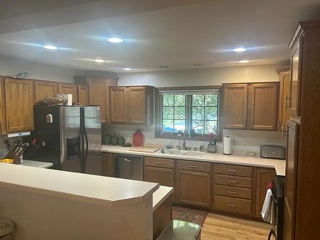 4 bed, 3.0 bath, 3000 sqft, $3,100 — Photo 4