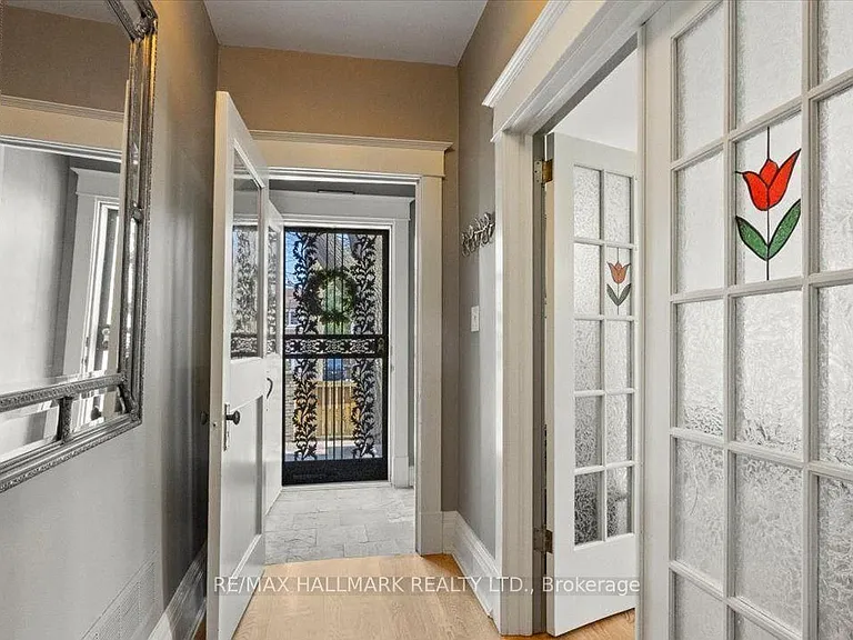 100 Warden Ave — Photo 4