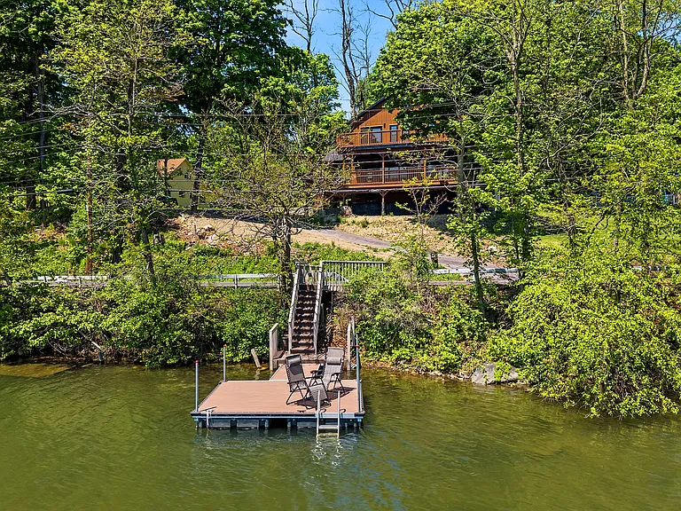 548 Lakes Rd — Photo 6