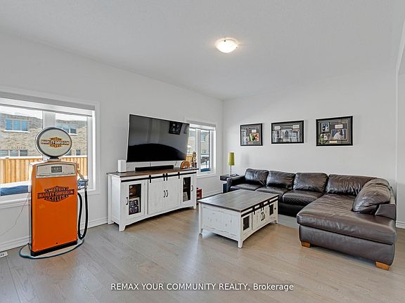 4th image of 1537 Prentice Rd