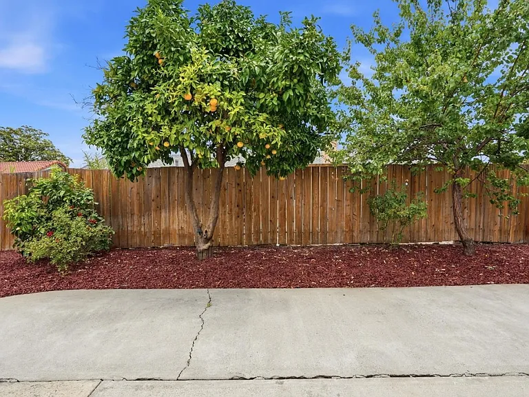 1857 Macduee Way — Photo 35