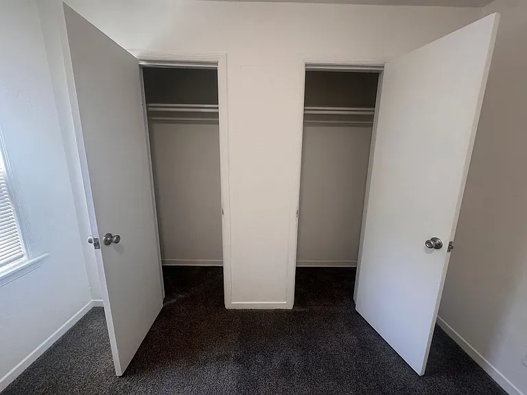Evergreen Apartments — Photo 8