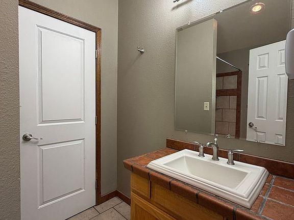 5th image of 3114 Hager Ln