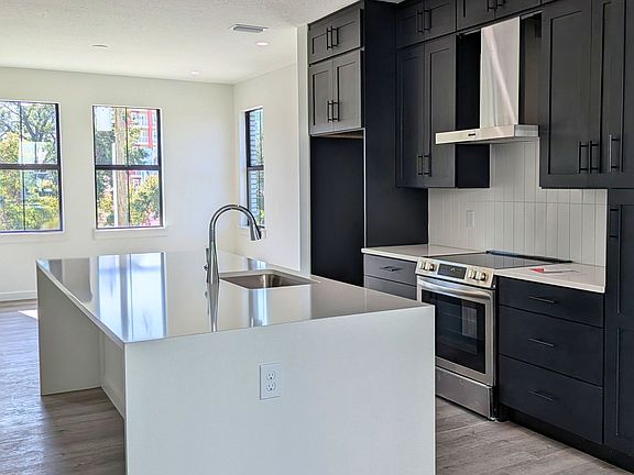 3rd image of 1218 E Kay St #4