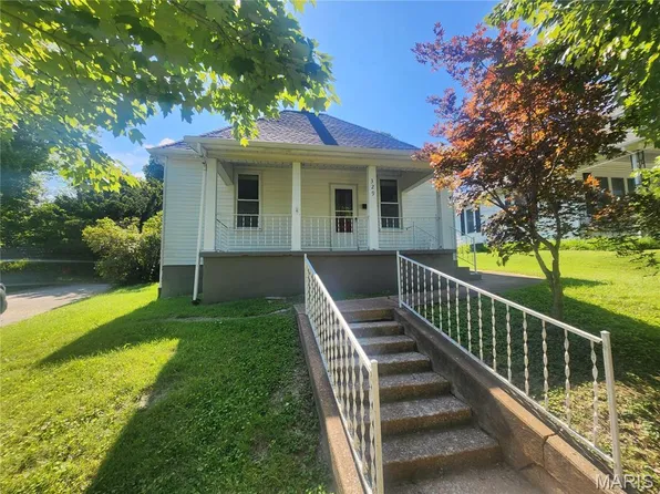 329 N Aurora St, Collinsville, IL 62234
