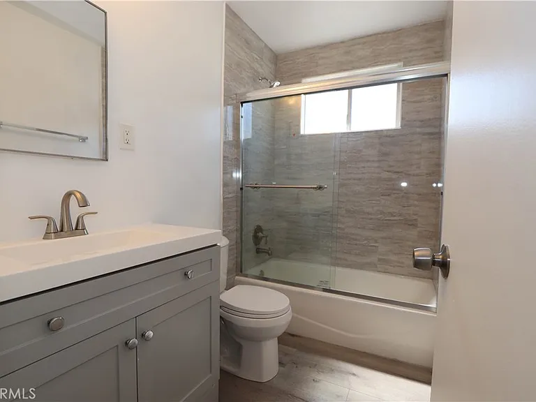 460 Vista Ave #B — Photo 18