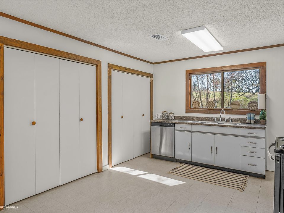 1st image of 203 Thomas Rd