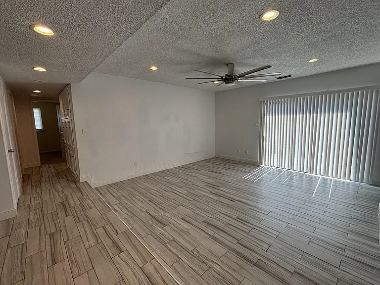 2405 Dels Ln — Photo 6