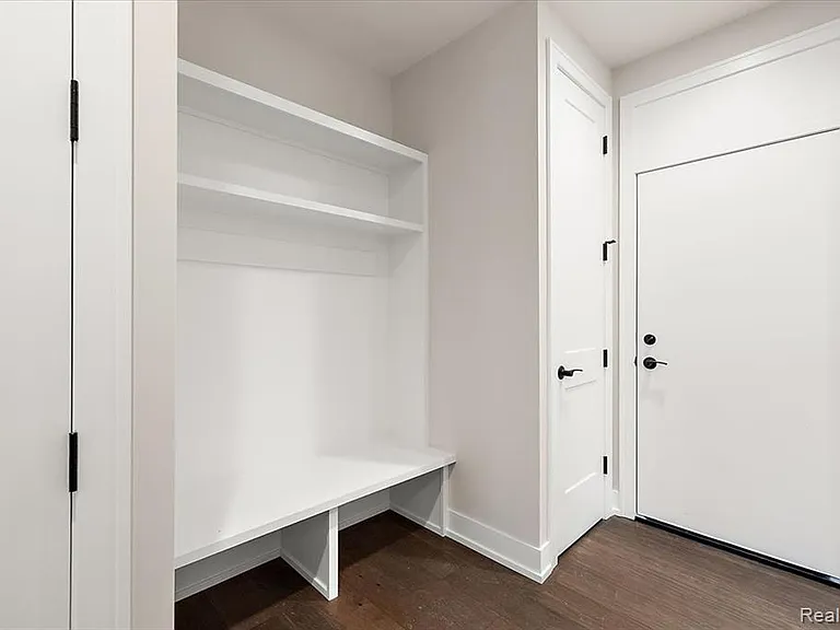 2921 Walsh Dr — Photo 23