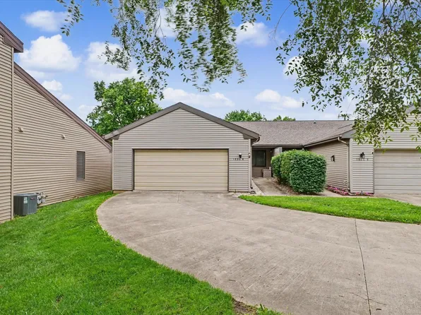 1806A Glenwood Oaks Ct, Urbana, IL 61801