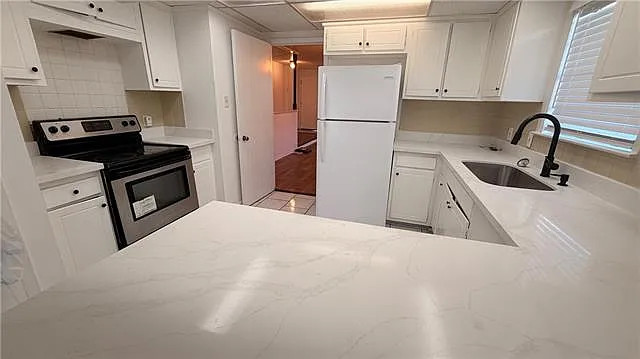 3 bed, 2.0 bath, 1990 sqft, $2,000 — Photo 4