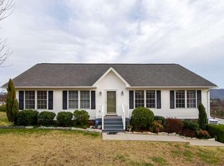 5765 Fieldview Dr, Roanoke, VA 24019