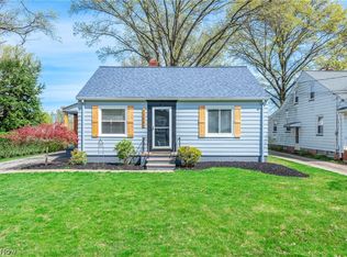 23888 Hedgewood Ave, Westlake, OH