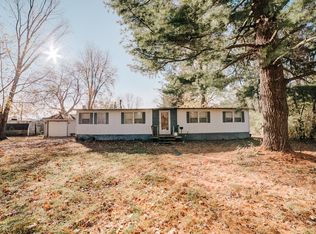 100 W Dewey St, Woodland, IL 60974