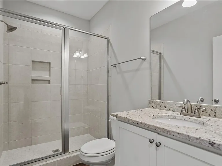 406 Senate St — Photo 6