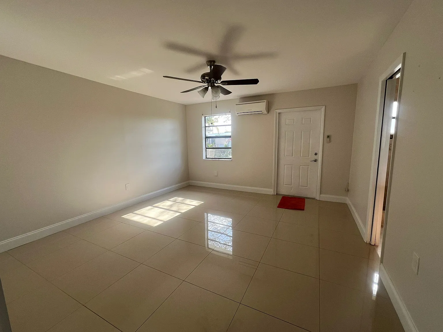 4501 SW 104th Ct — Photo 2