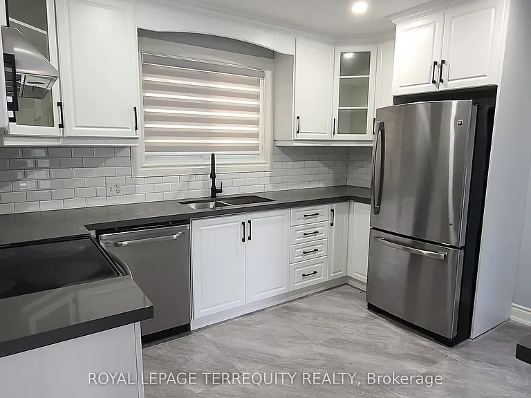 6950 Richmond Cres #MAIN FLOOR — Photo 11