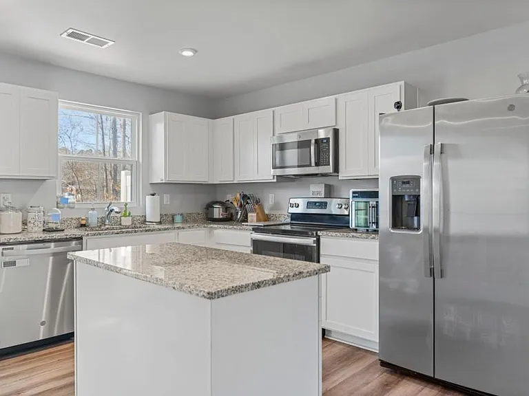 11 Tidworth Dr — Photo 6