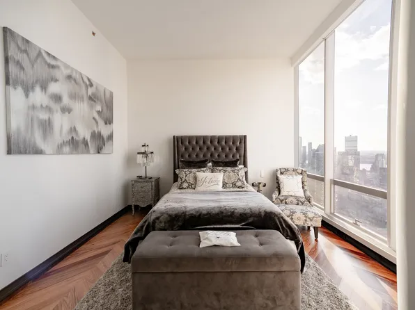 157 West 57th Street image 15 of 18