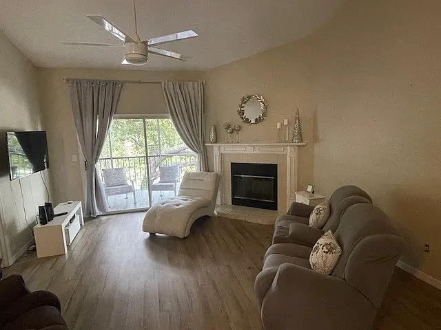105 Durham Pl #105 — Photo 7