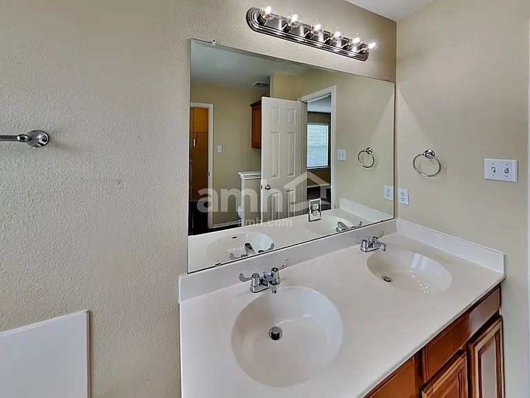 1011 Aiken Dr — Photo 12