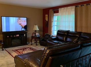 617 Governor Dr, Reading, PA 19607