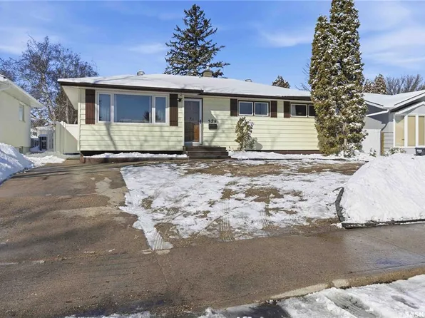 329 X AVENUE N, Saskatoon, SK S7L 5J6