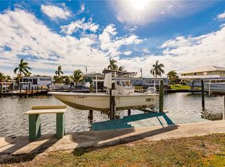 3921 Blueberry Ln, Saint James City, FL 33956