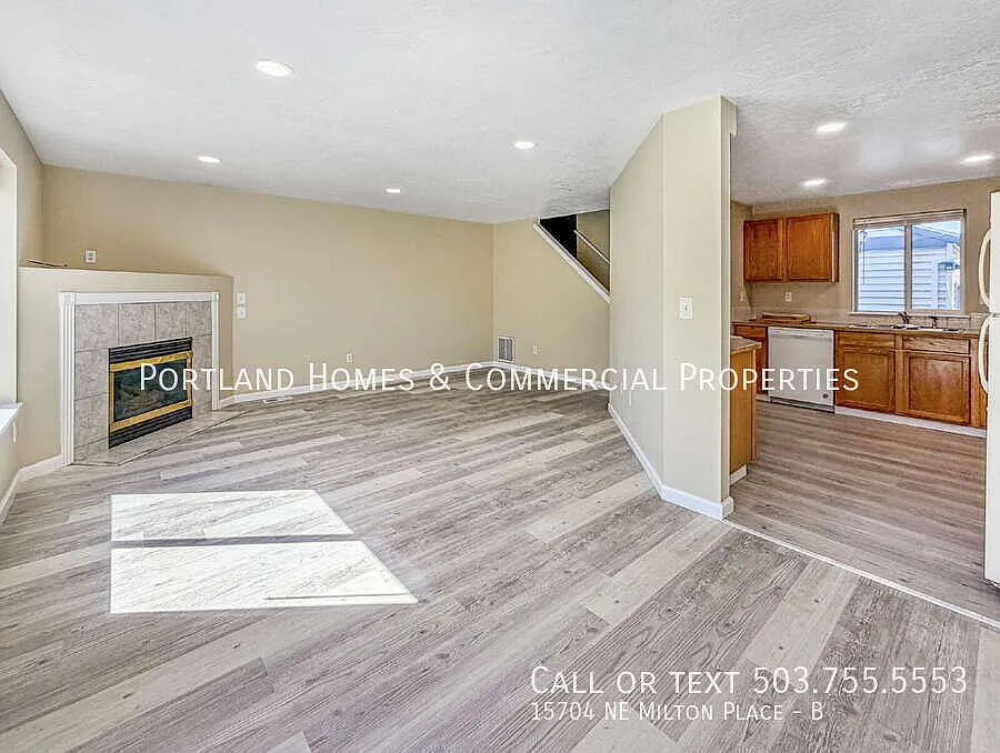 Spacious 3-bedroom Duplex in Wilkes Neighborhood **1/2 off November 2026 and December 2026 rent — Photo 4