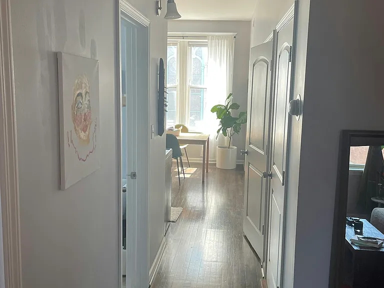 2249 W Iowa St #1R — Photo 6