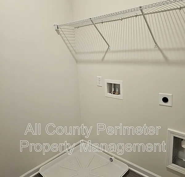 256 Dupont Dr — Photo 13