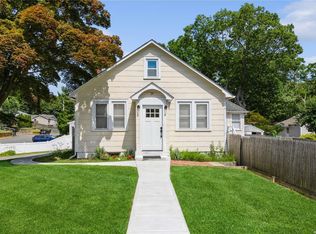19 Pinelawn Rd, Sound Beach, NY 11789