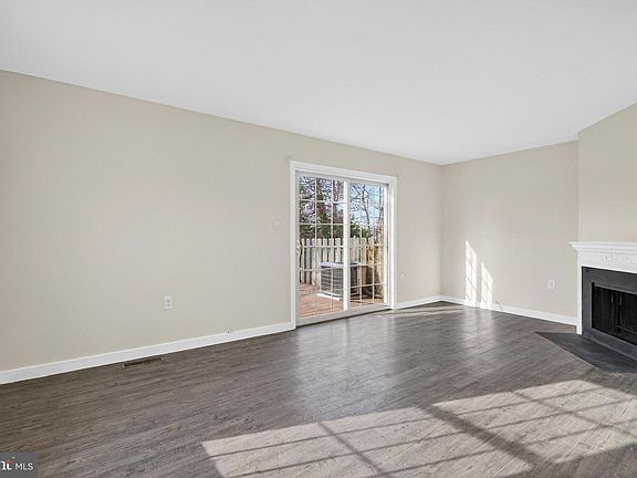 3rd image of 6476 Franconia Ct