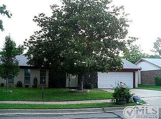 753 NW Charlyne Dr, Burleson, TX 76028