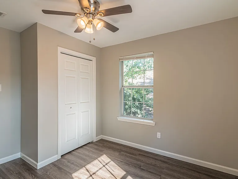 3102 Wentworth St #3 — Photo 9