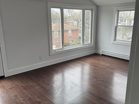 5th image of 1059 Grassmere Ter Floor 2